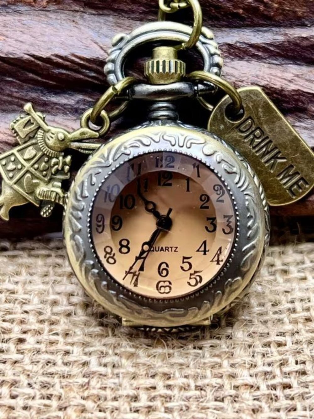 WONDERLAND PENDANT WATCH